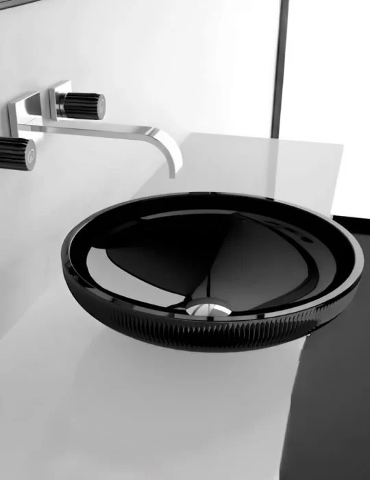 Vasque en cristal pour salle de bain Clivia, de Glass Design. Vasque en cristal pour salle de bain Clivia, de Glass Design.