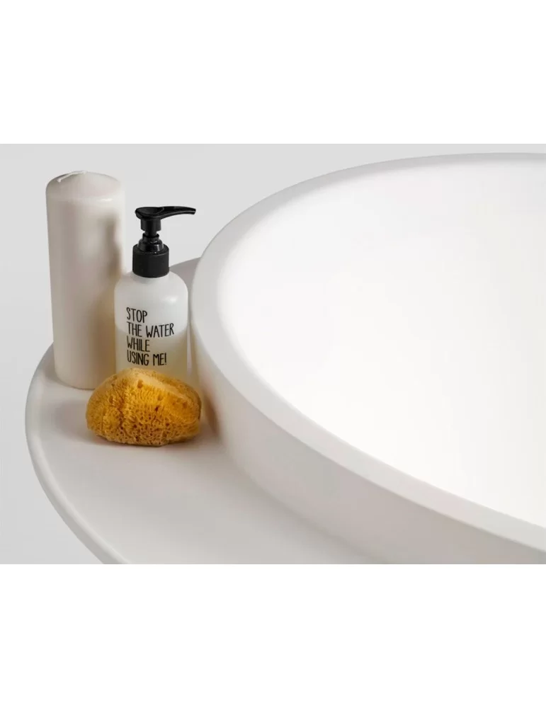 Baignoire îlot en solid surface Plateau, de Ex.t Design