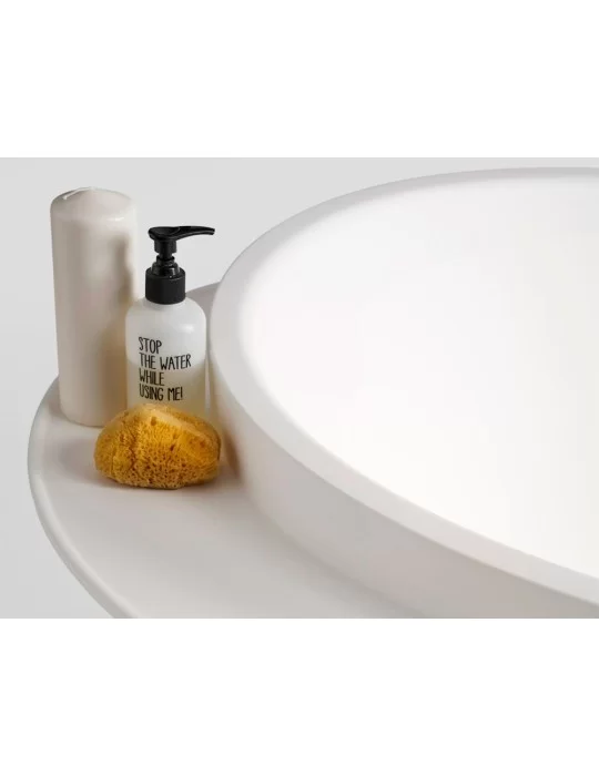 Baignoire îlot en solid surface Plateau, de Ex.t Design