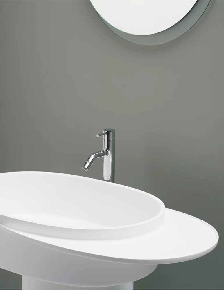 Lavabo oval sur pied PLATEAU - Solid Surface Ex.t