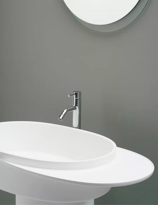 Lavabo oval sur pied PLATEAU - Solid Surface Ex.t