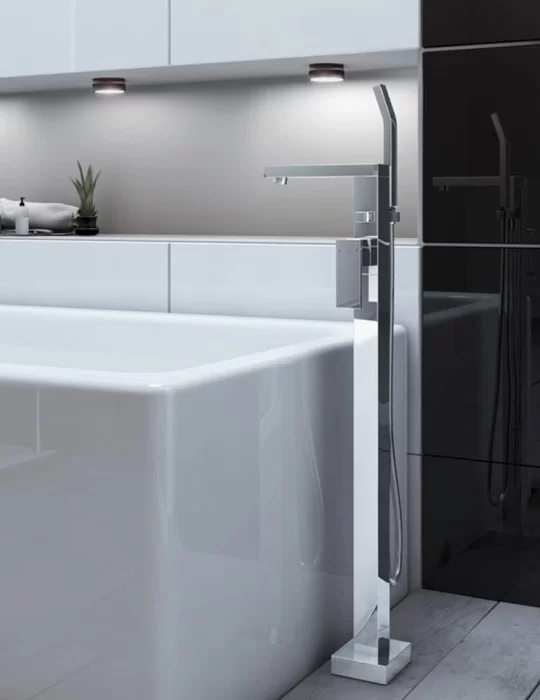 Robinetterie haut de gamme sur pied baignoire Quattro