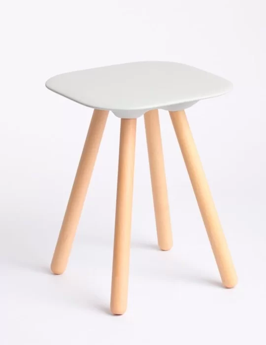 Tabouret de douche en polyuréthane Nude, de Geelli.