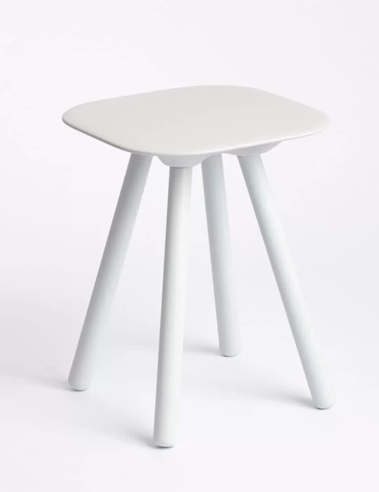 Tabouret de douche en polyuréthane Nude, de Geelli. Tabouret de douche en polyuréthane Nude, de Geelli.
