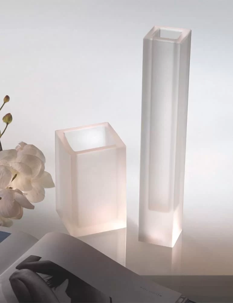 Vase en gel polyuréthane, Ivasi Tall de Geelli Vase en gel polyuréthane, Ivasi Tall de Geelli