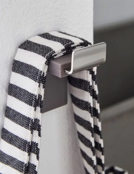 Patère en gel polyuréthane et aluminium anodisé, Inlinea Appendino