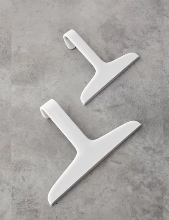 Raclette porte-peignoir en gel Tito, de Geelli