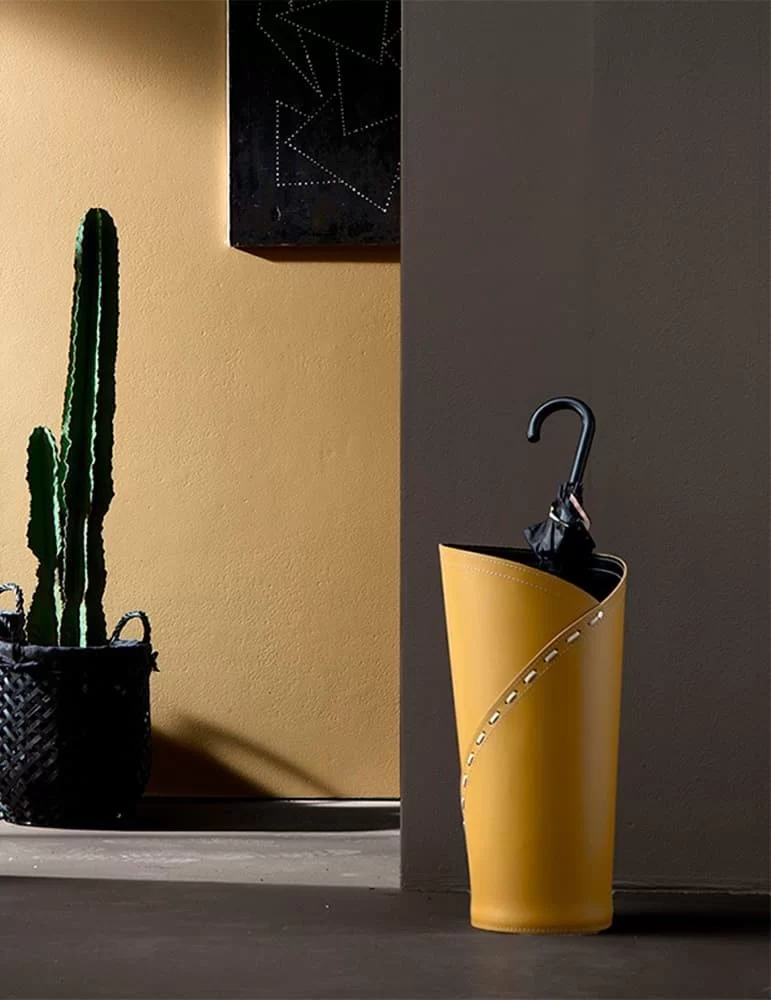 Porte parapluies en cuir Katrina de Limac Design