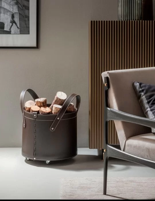 Porte-bois en cuir Tonda de Limac Design