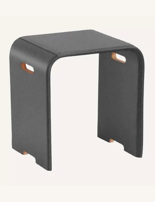 Tabouret en bois revêtu de cuir Sgaby de Limac Design