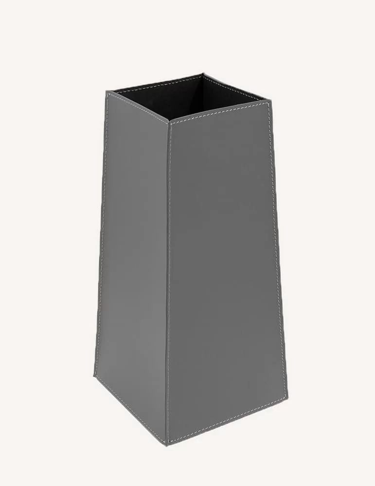 Porte-outils cheminée en cuir Botin de Limac Design