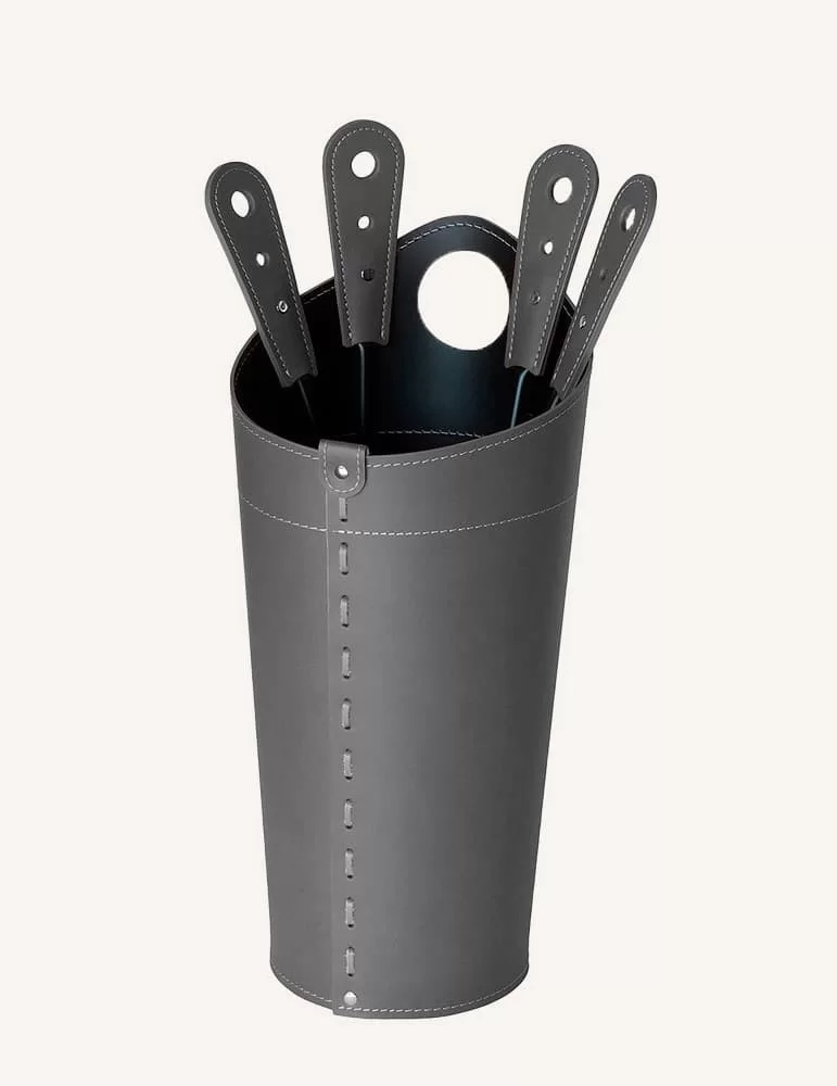 Pack cheminée en cuir Nilar, de Limac Design