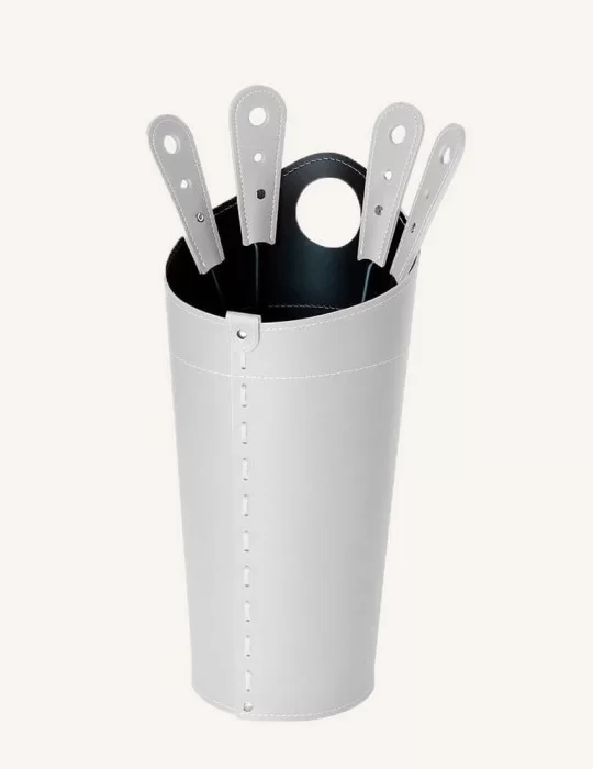 Pack cheminée en cuir Nilar, de Limac Design