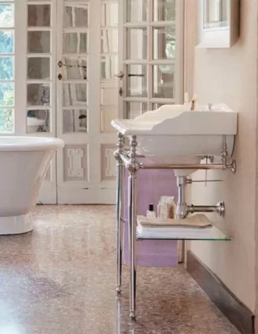 Lavabo console vintage en céramique New Victorian, de Gentry Home 2