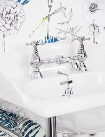 Mélangeur à pont 2 trous pour lavabo Mayfair, de Gentry Home 2