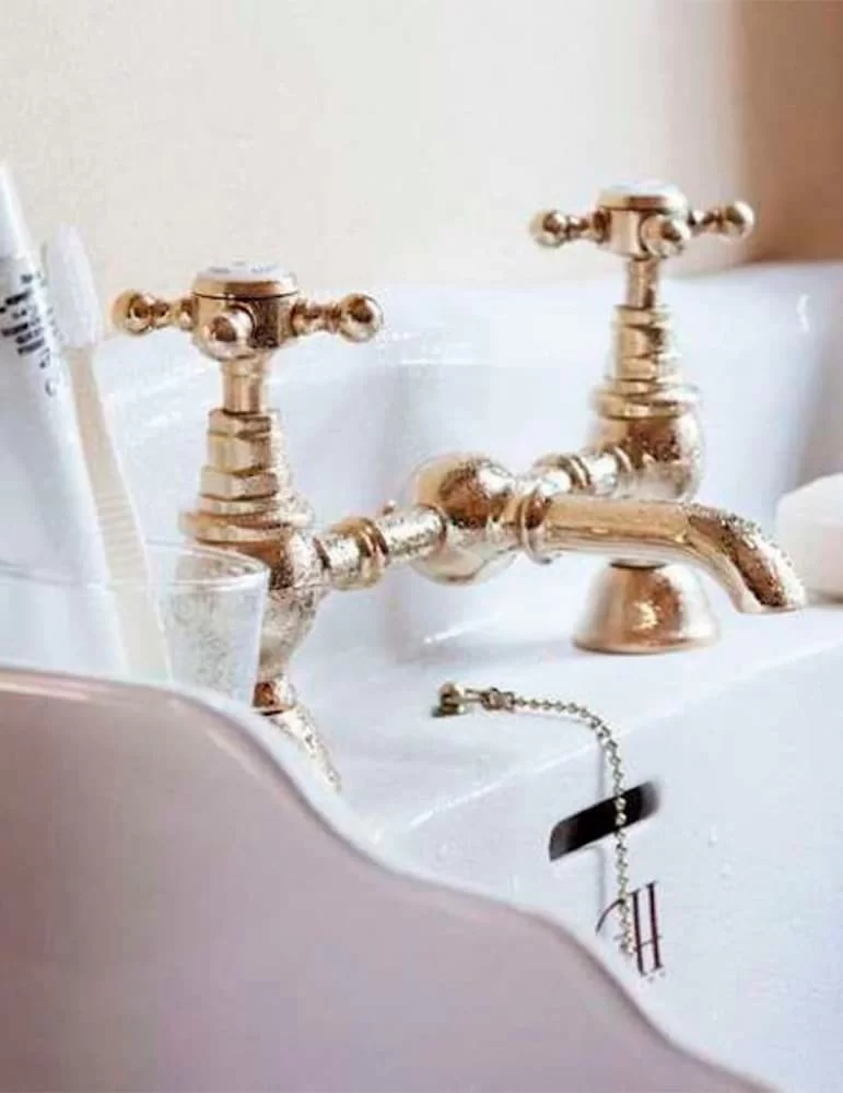 Mélangeur à pont 2 trous pour lavabo Mayfair, de Gentry Home