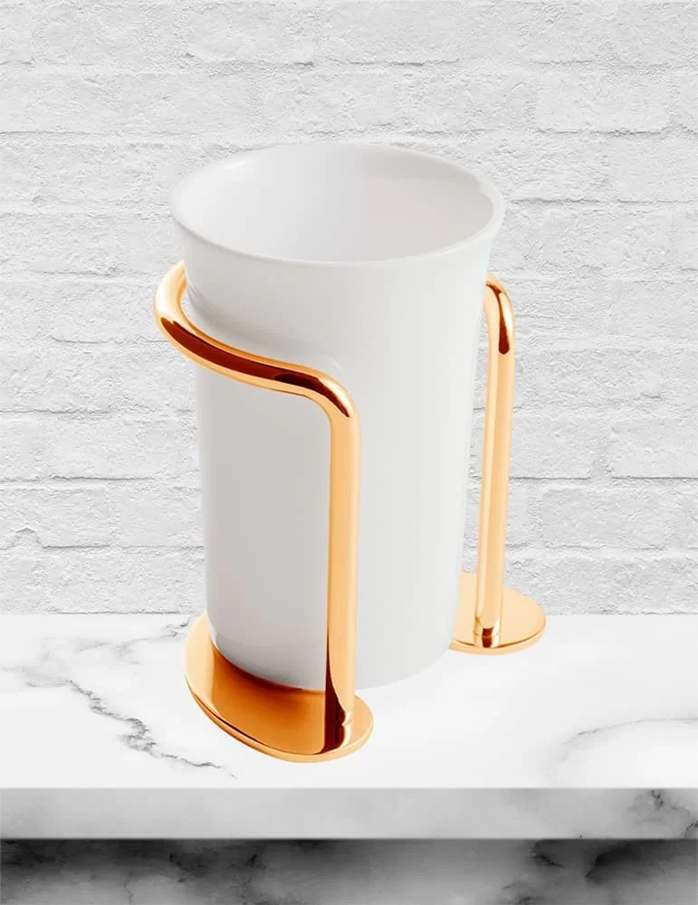 Gobelet à poser en céramique St. James, de Gentry Home.