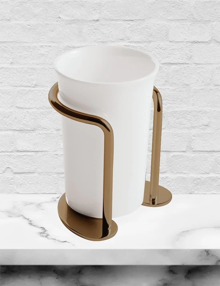 Gobelet à poser en céramique St. James, de Gentry Home.