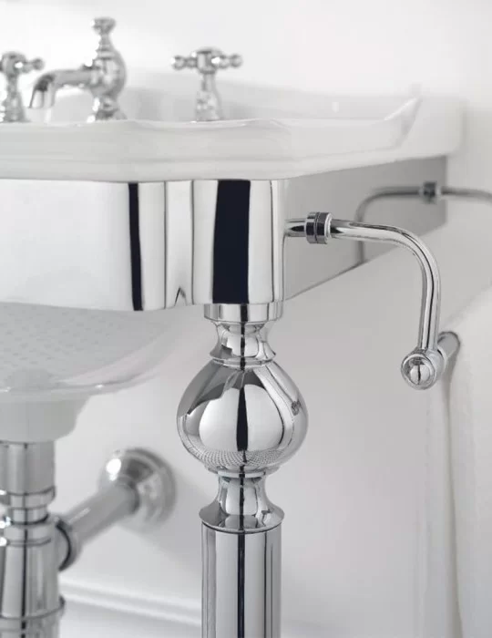 Lavabo console vintage en céramique New City, de Gentry Home