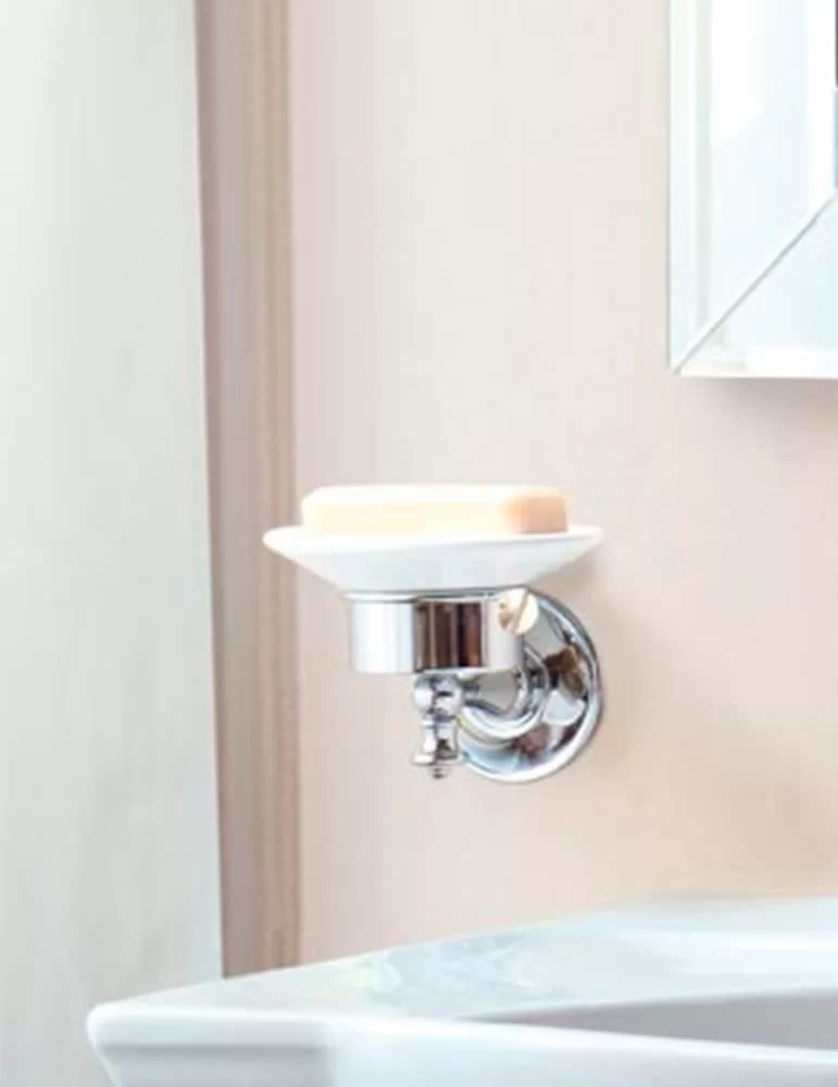 Porte-savon Mural Kent en céramique et laiton massif, de Gentry Home.