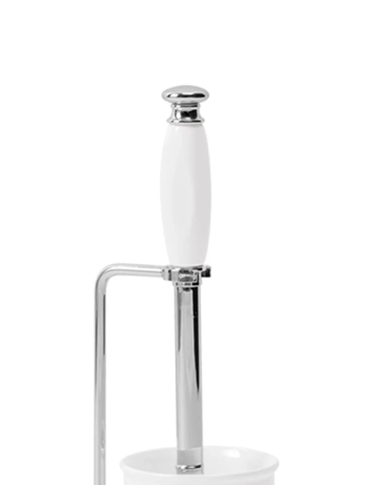 Pot à balai en céramique et en laiton massif Queen, de Gentry Home.