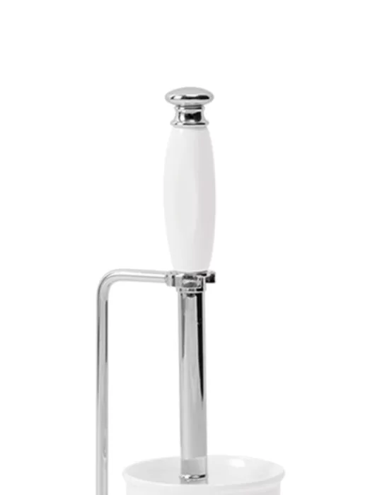 Pot à balai en céramique et en laiton massif Queen, de Gentry Home.