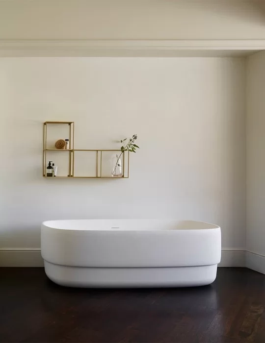Baignoire îlot Ribbon de Sebastian Herkner, Ex.t Design