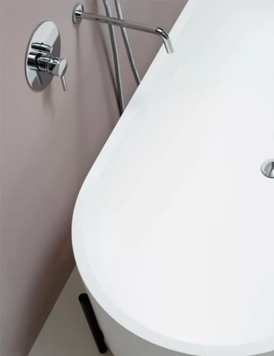 Mitigeur bain/douche thermostatique mural MVT Sleek, d'Ex.t Design