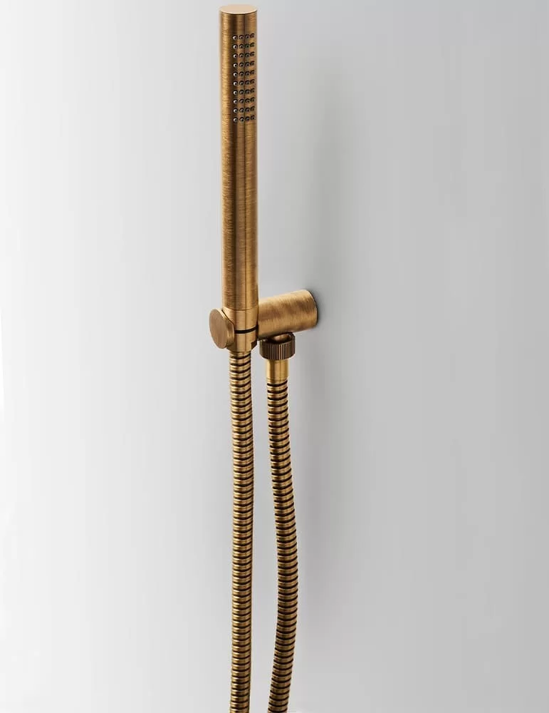 Set de douche en laiton brossé SD Shine, d'Ex.t Design.