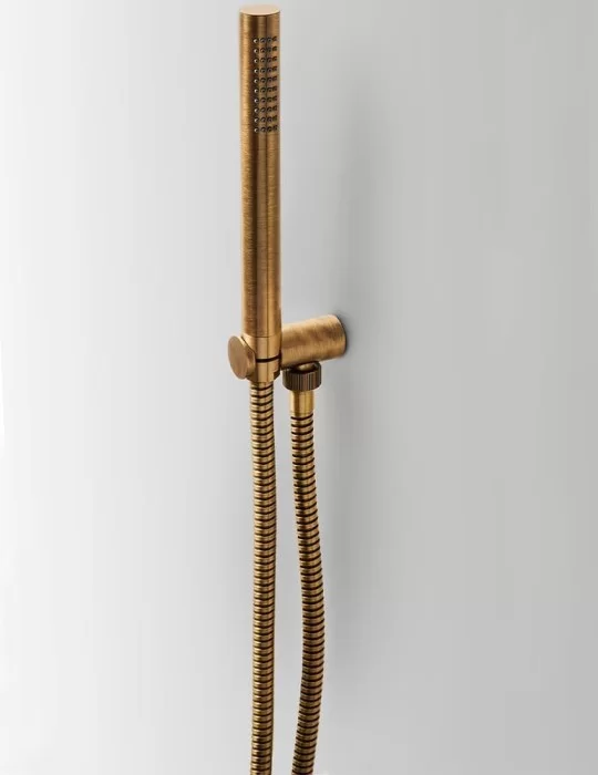 Set de douche en laiton brossé SD Shine, d'Ex.t Design.