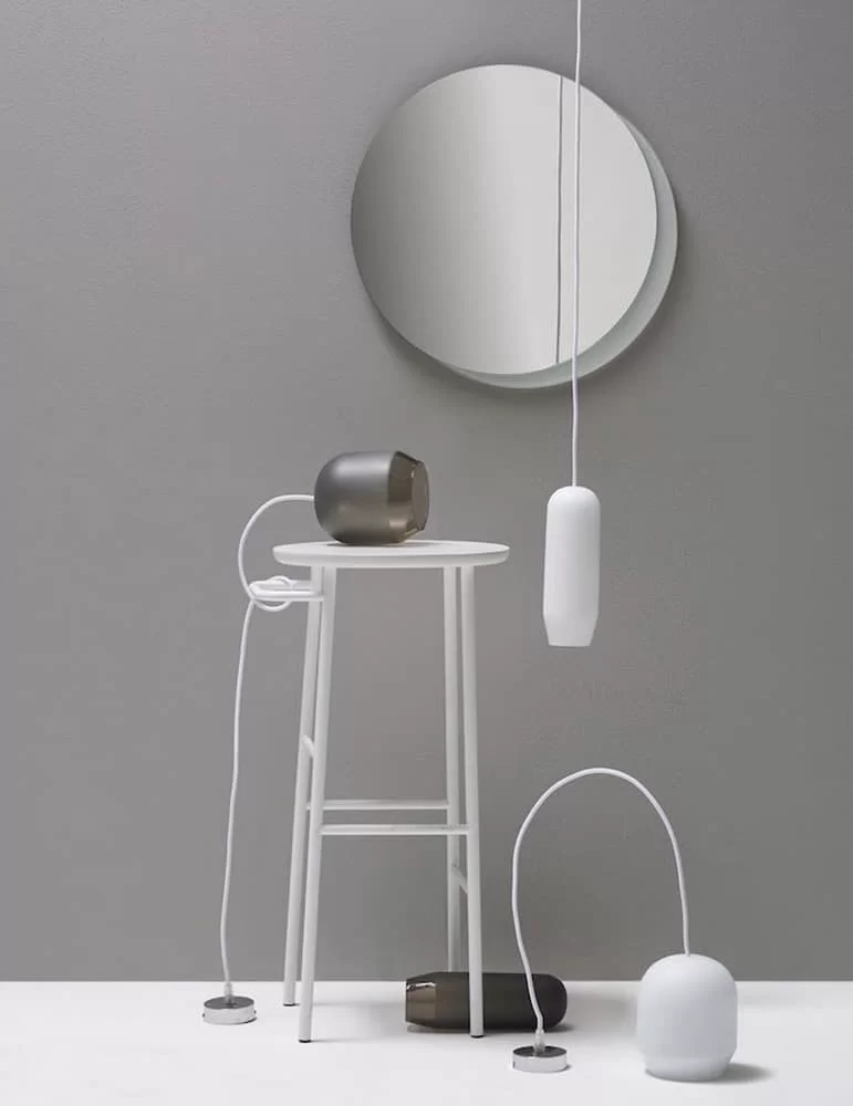 Suspension design pour salle de bain Fuse, céramique