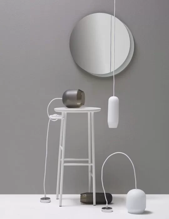 Suspension design pour salle de bain Fuse, céramique