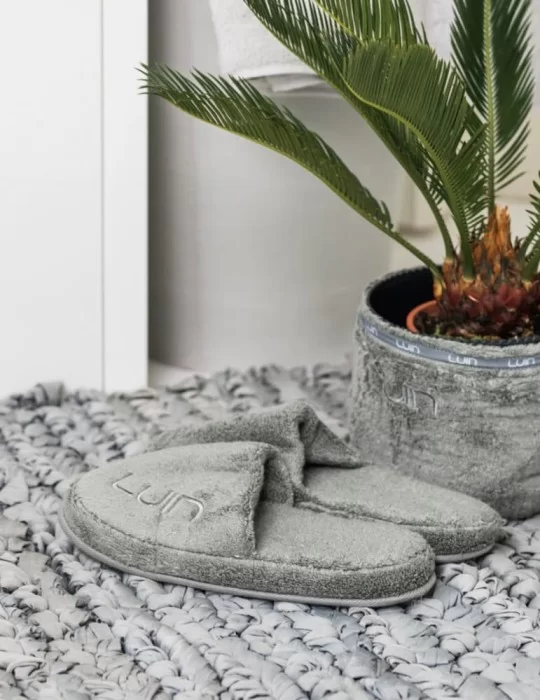 Chaussons éponge Cosy Slippers, de Luin Living