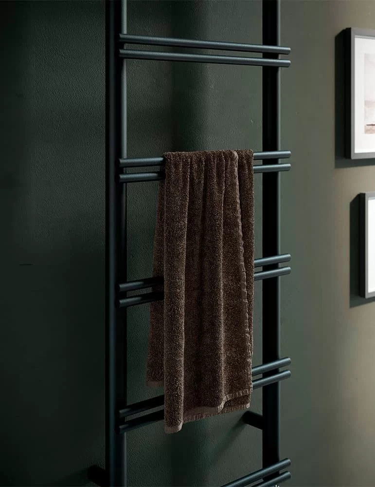 Sèche-serviettes V8, d'Antrax IT