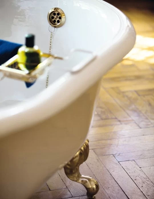 Baignoire îlot en fonte Jasmine, de Gentry Home