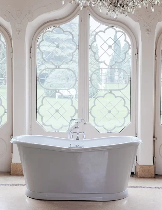 Baignoire vintage acrylique Georgian, de Gentry Home Baignoire vintage acrylique Georgian, de Gentry Home