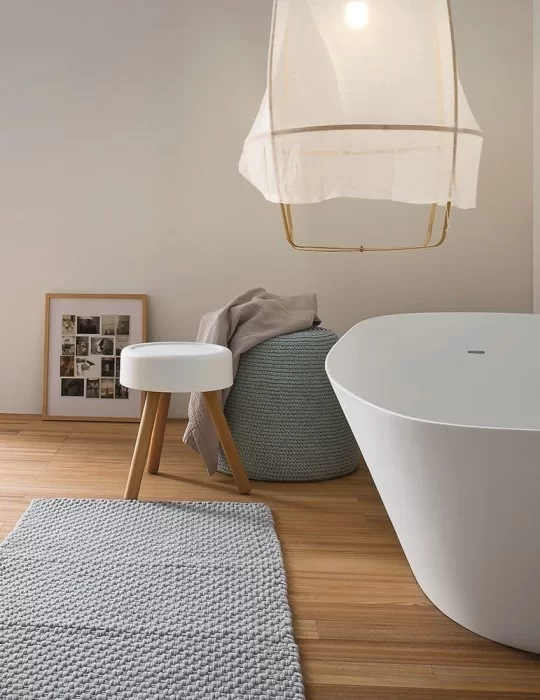 Tabouret de salle de bain en frêne massif Fonte, de Rexa Design