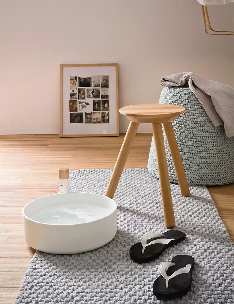 Tabouret de salle de bain en frêne massif Fonte, de Rexa Design