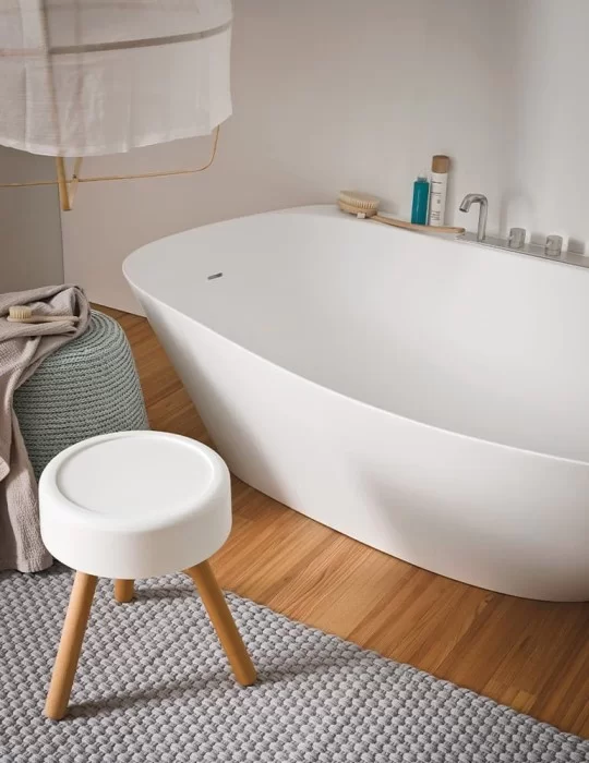 Tabouret de salle de bain en frêne massif Fonte, de Rexa Design