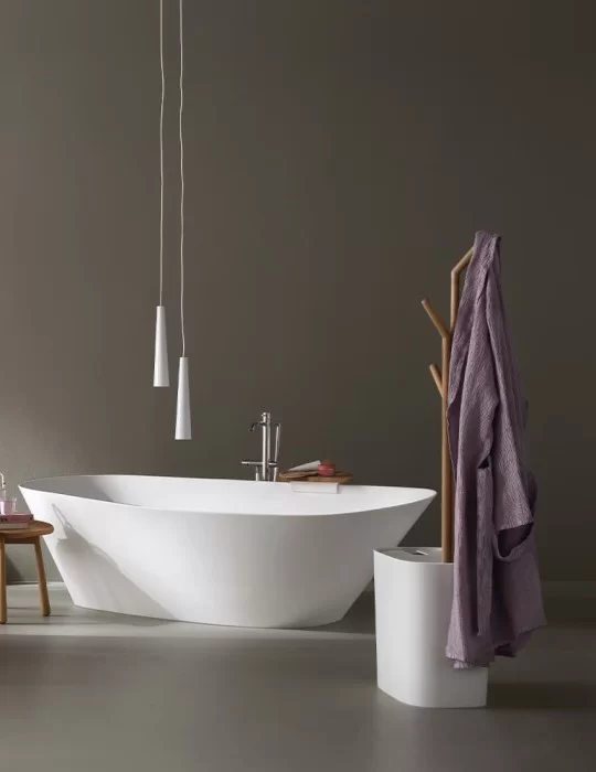 Panier à linge en Corian® avec porte-peignoir Fonte, de Rexa Design