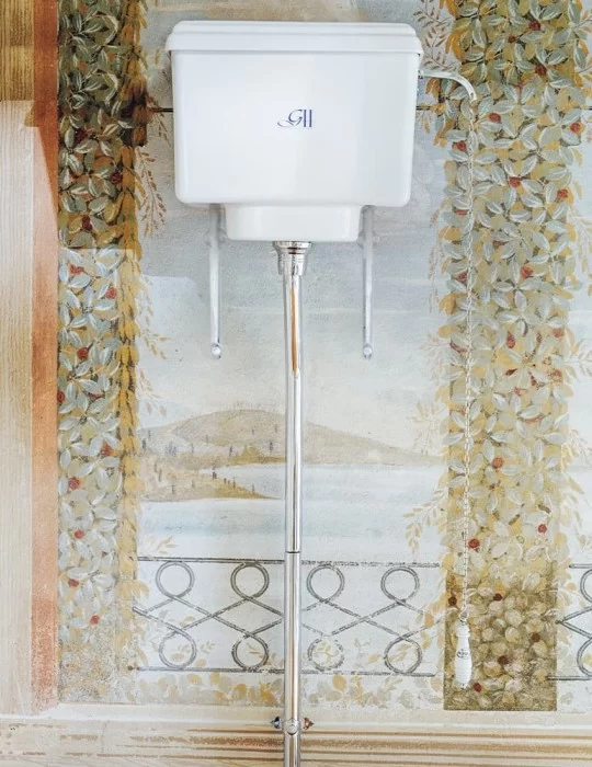 WC vintage avec réservoir haut Belgravia, de Gentry Home