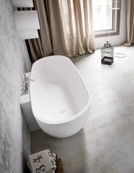 Baignoire Hole with "Shelf", de Rexa Design Baignoire Hole with "Shelf", de Rexa Design