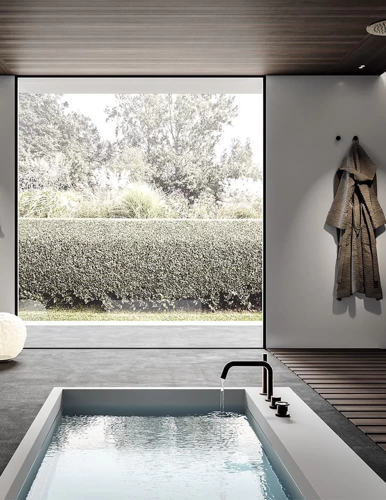 Mitigeur bain/douche 4 trous sur gorge Tibò, de Geda