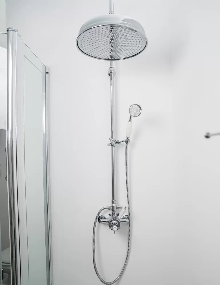 Colonne de douche thermostatique New Royal, de Gentry Home Colonne de douche thermostatique New Royal, de Gentry Home