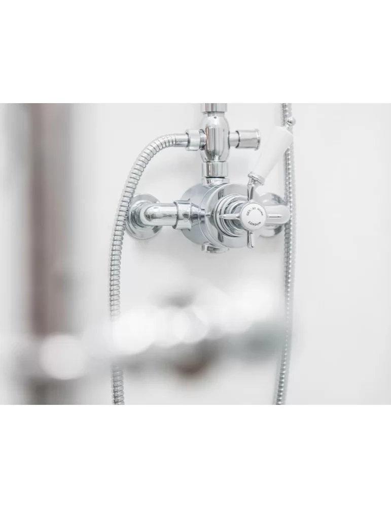 Colonne de douche thermostatique New Royal, de Gentry Home