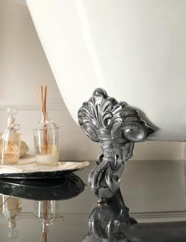 Baignoire îlot en fonte Violet, de Gentry Home. 2