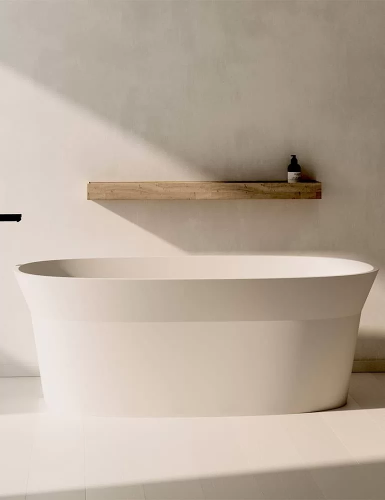 Baignoire îlot en solid surface Lenn, de Nuovvo Baignoire îlot en solid surface Lenn, de Nuovvo