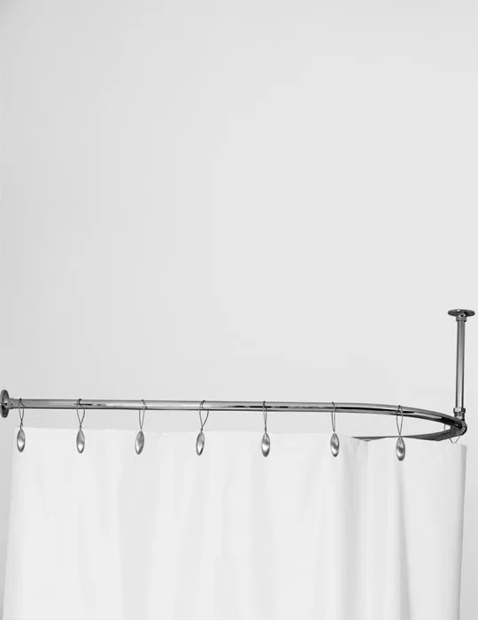 Porte-rideau de douche spécial baignoire, de Gentry Home. Mural.