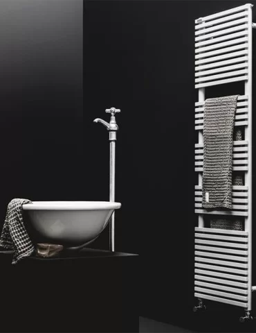 Sèche-serviettes à eau chaude Trim Bath, d'Antrax IT 2