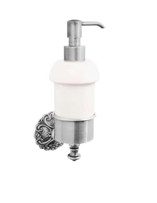 Distributeur savon mural Ivy, de Gentry Home.